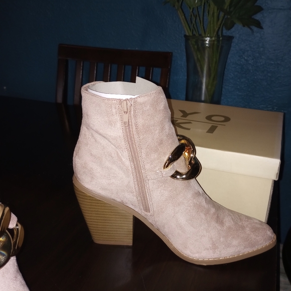 NWB YOKI Fashion Vella-75 Nude Gold Chain Suede Western Ankle Boots Size 10 - Picture 9 of 11